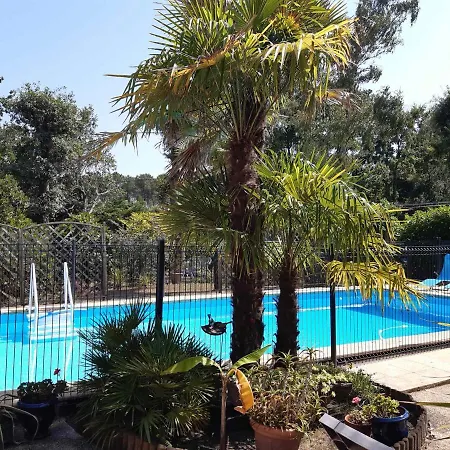 Les 2 Pins - Дом отдыха *