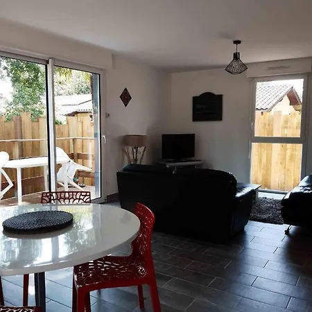 Les 2 Pins - Оданж